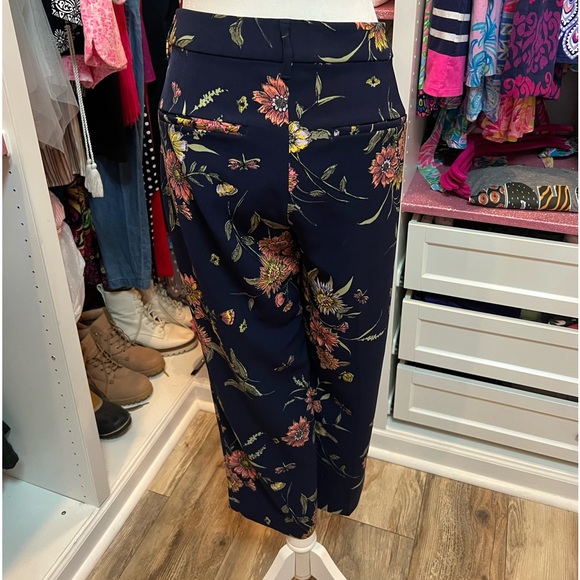 Old navy pants - Picture 2 of 2